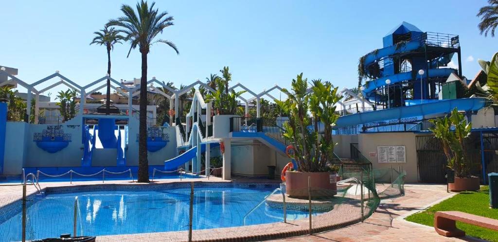 Benal beach vista al mar y parque acuático Benalmádena Esterno foto